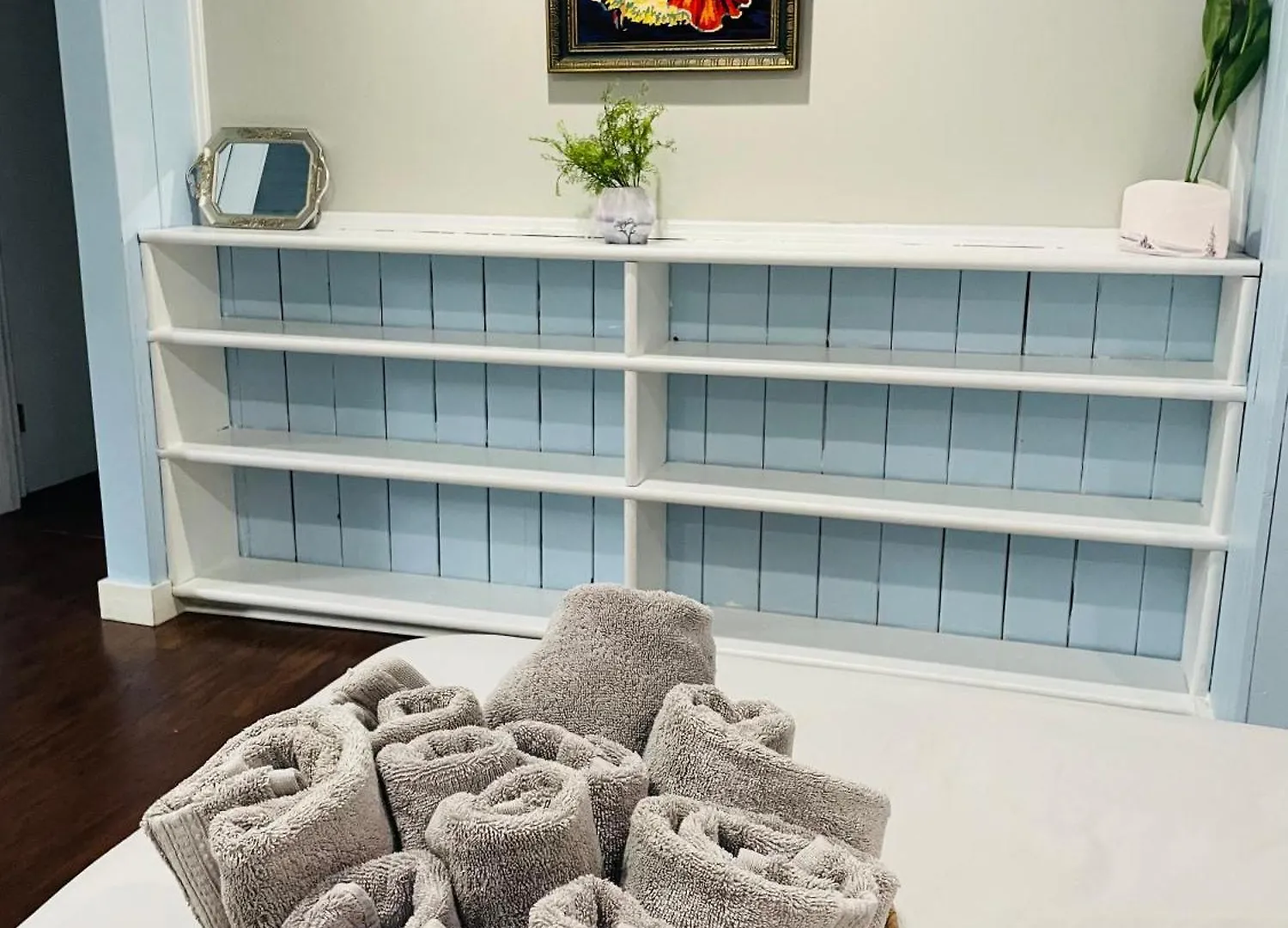Spacious And Cozy Apartment Suite 哈利法克斯